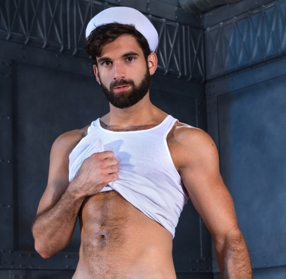sailor-shirtless-680