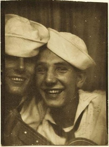 sailors-together-9082