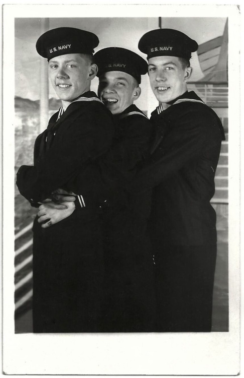 sailors-together-9802