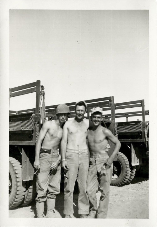 soldiers-together-1501