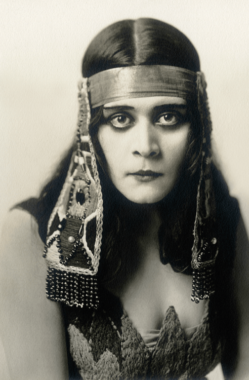 theda-bara-cleopatra-1917