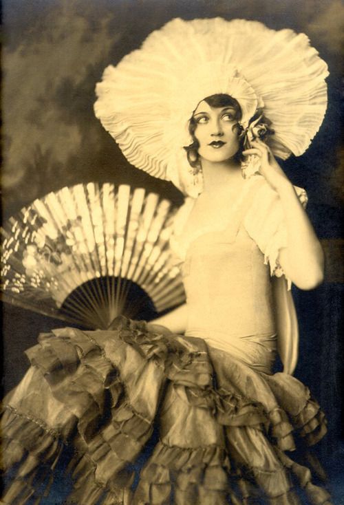 ziegfeld_follies_girl_2