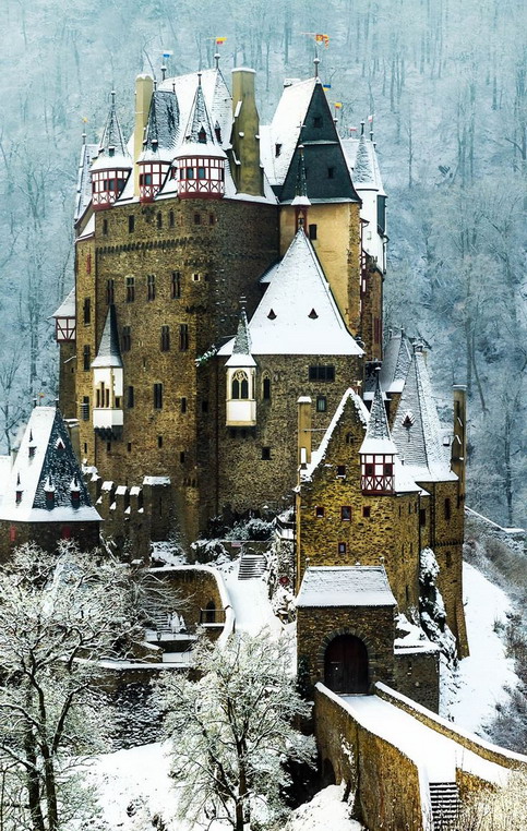 castle-snow