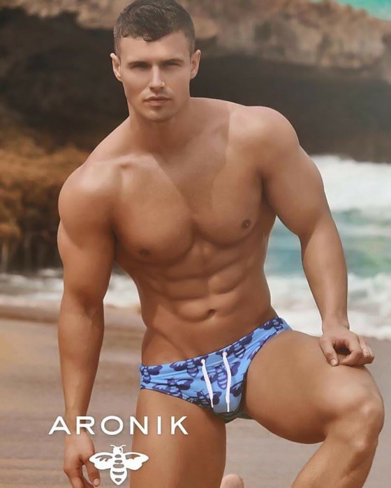 dan-rockwell-for-aronik-2