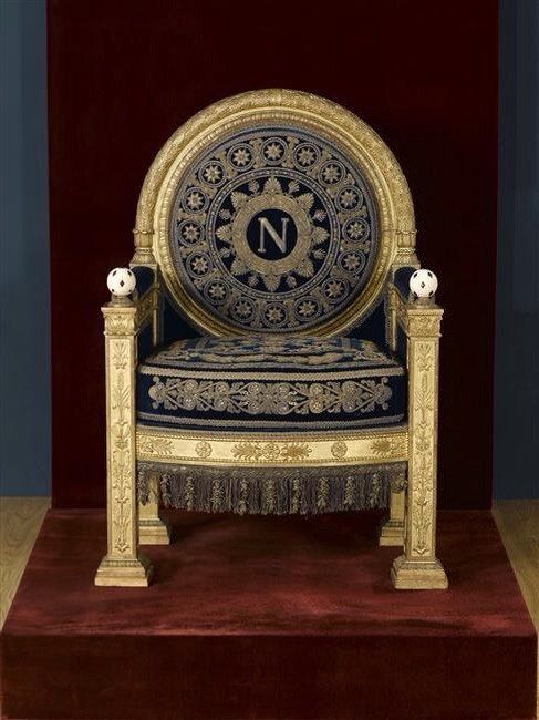 napolean-coronation-throne