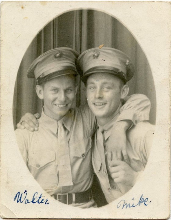 soldiers-together-8077