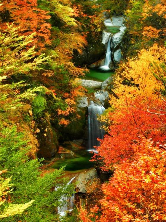 waterfall-yamanashi-japan-by-makoto-hashimuki