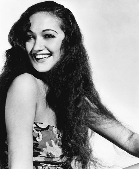 dorothy-lamour-road-to-singapore-1940