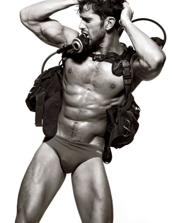 oliver-baggerman-by-valero-rioja-for-desnudo-magazine-8