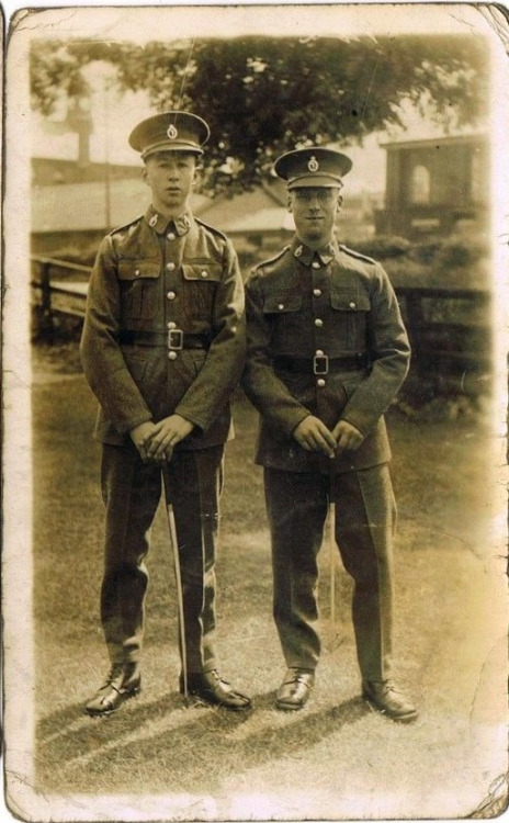 soldiers-together-5289