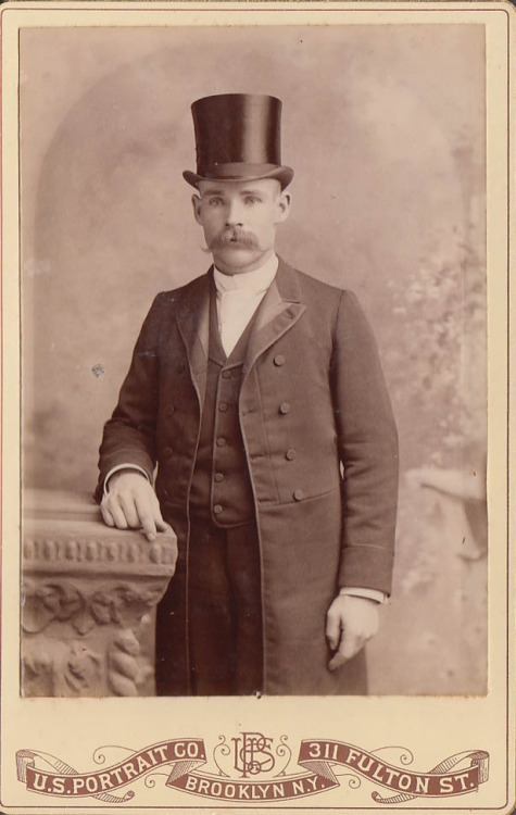 stache-and-top-hat-259