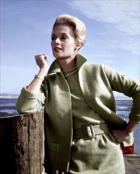 tippi-hedren-in-the-birds-823x1024