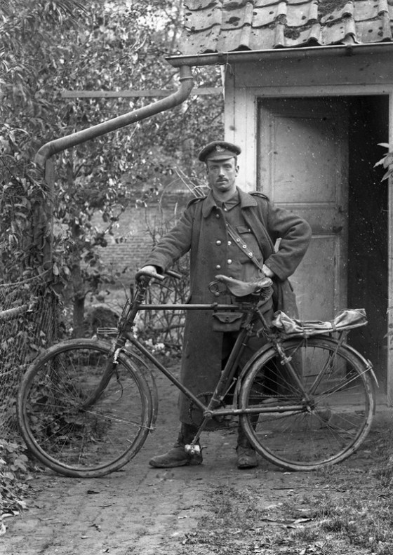 wwi-soldier-bike
