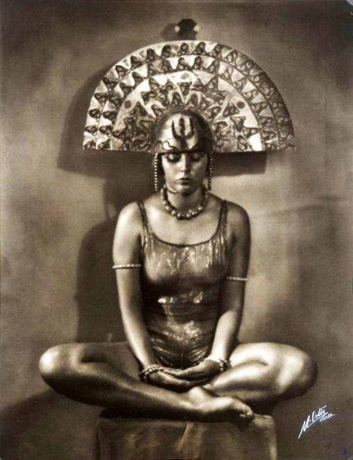 carmen-mondragon-nahui-ollin