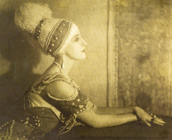 lubov-tchernicheva-ballets-russes-dancer