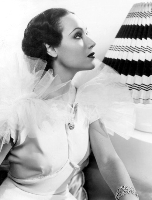 Mexican-American Actress Dolores Del Rio, 1930s | MATTHEW'S ISLAND