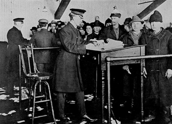 IMMIGRATION ELLIS ISLAND002