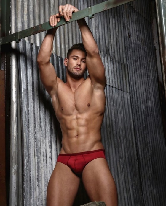 RED UNDERWEAR 975963