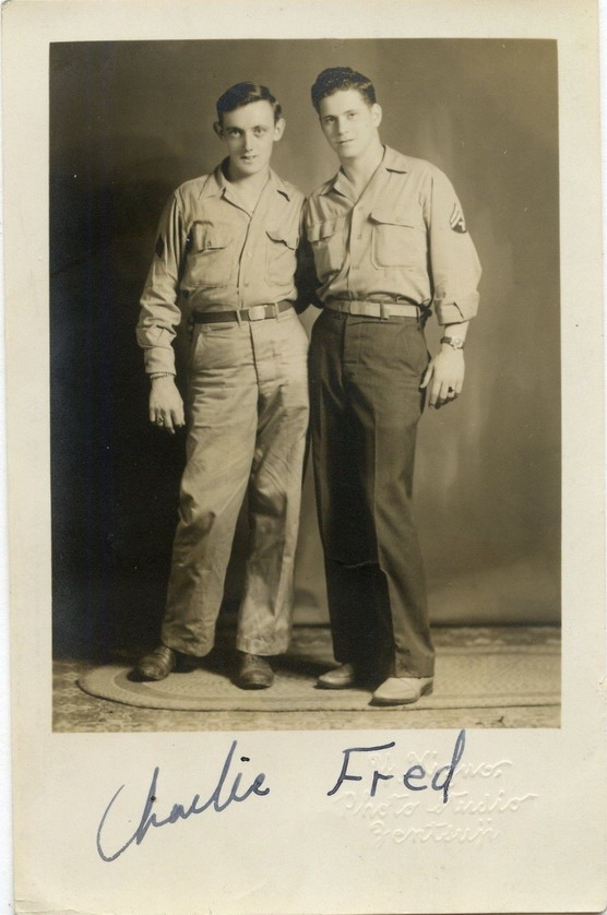 SOLDIERS TOGETHER 521284