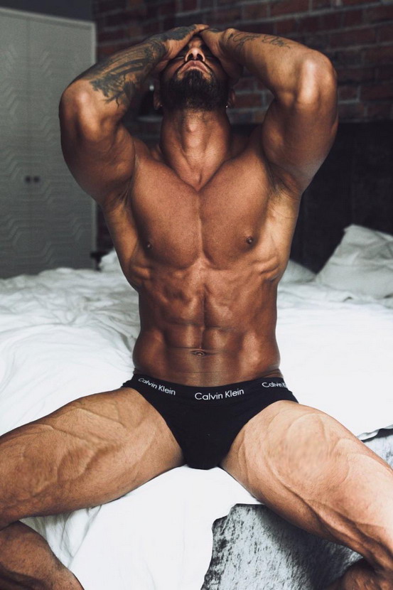 black CALVIN KLEIN 89028