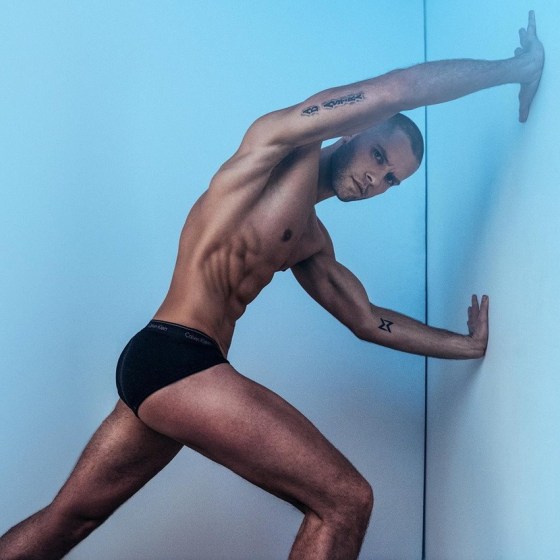 black CALVIN KLEIN 89029