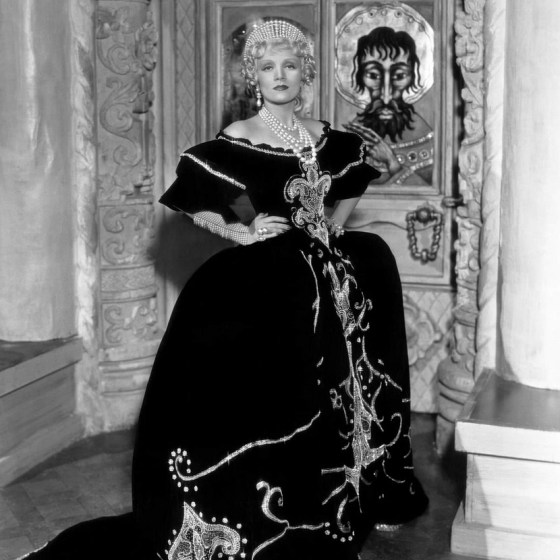 Marlene Dietrich in THE SCARLET EMPRESS ('34)