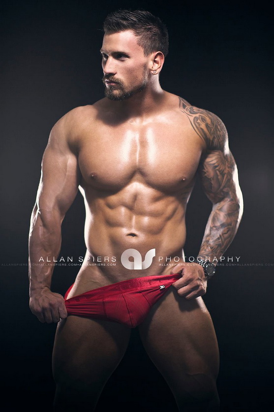 RED UNDERWEAR 36800001