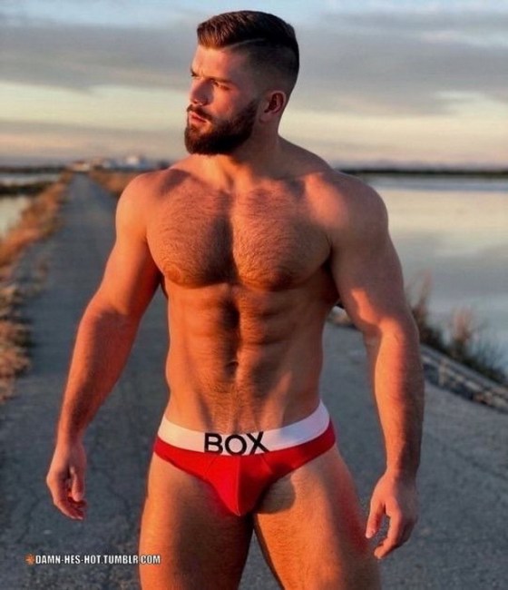 RED UNDERWEAR 560000