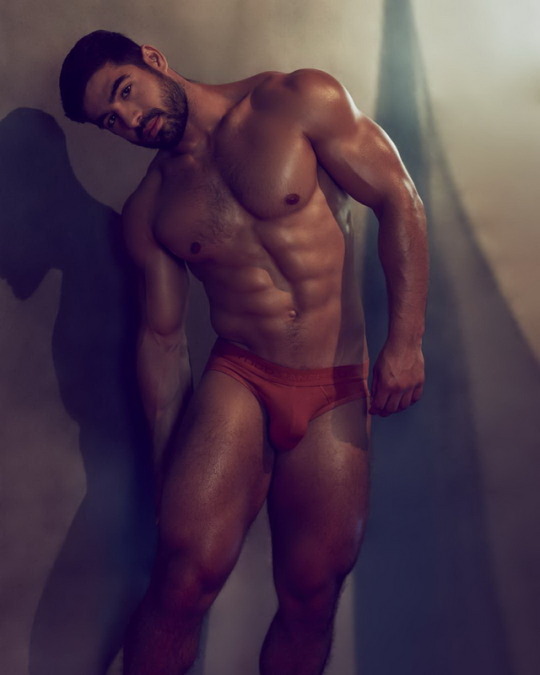 RED UNDERWEAR 560004