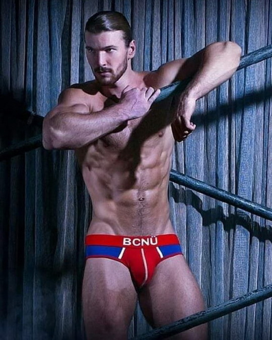 RED UNDERWEAR 560005