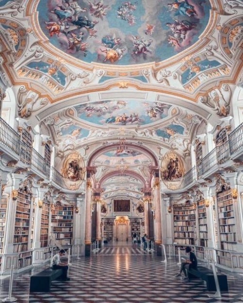 LIBRARY AUSTRIA 686