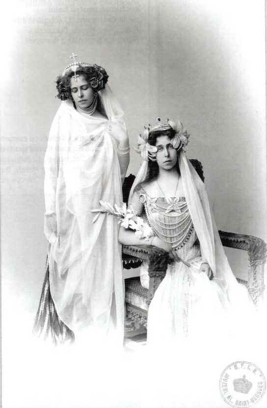 Crownprincess Marie of romania and sister Gd Victoria Melita of Hesse