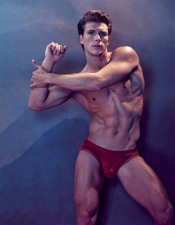 RED UNDERWEAR 579008