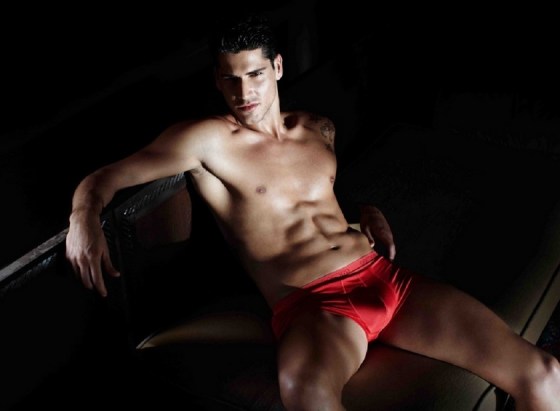 RED UNDERWEAR 579015