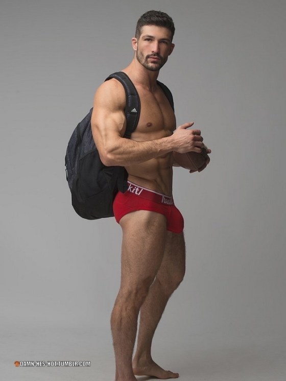 RED UNDERWEAR 579017