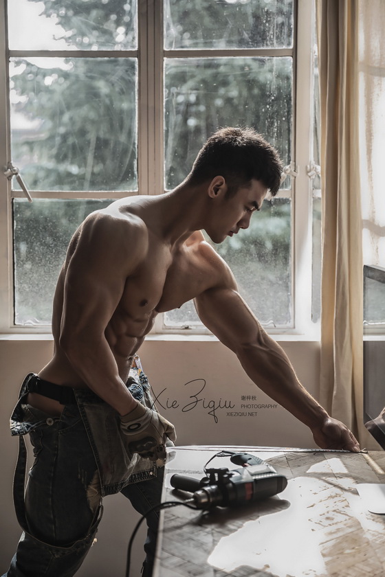 Model Guy Working CONSTRUCTION WORKER MODELS (Click on this title to go to a gallery of 9 ...