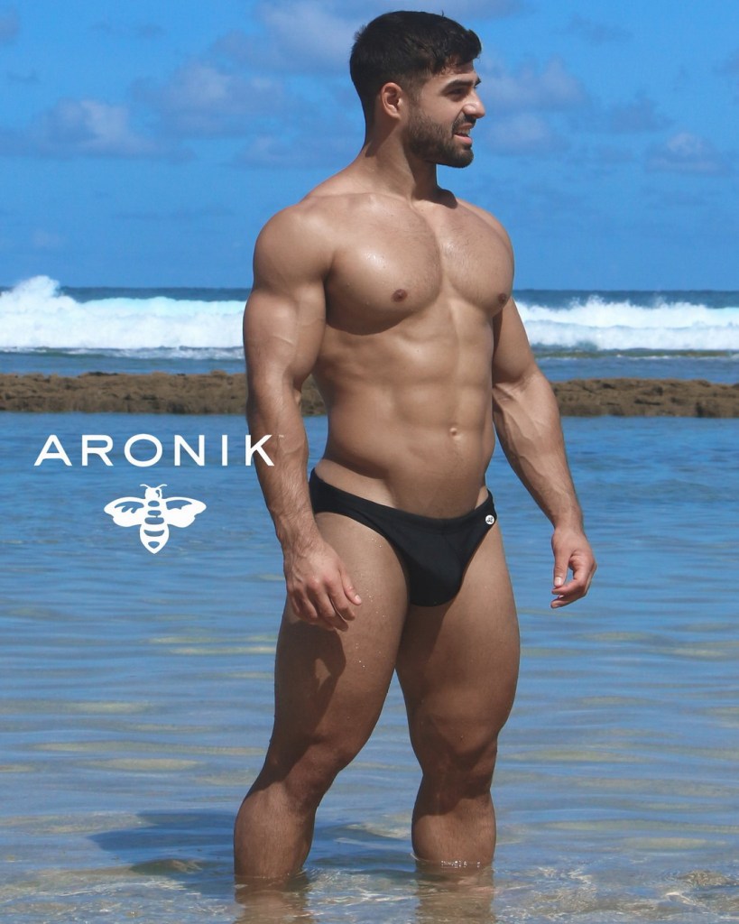 ARONIK SWIMWEAR MODEL