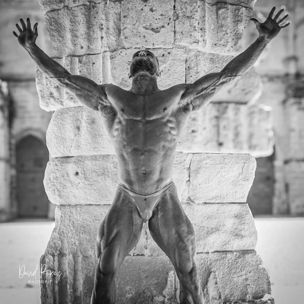 MODEL IN FRONT OF A&nbsp;COLUMN