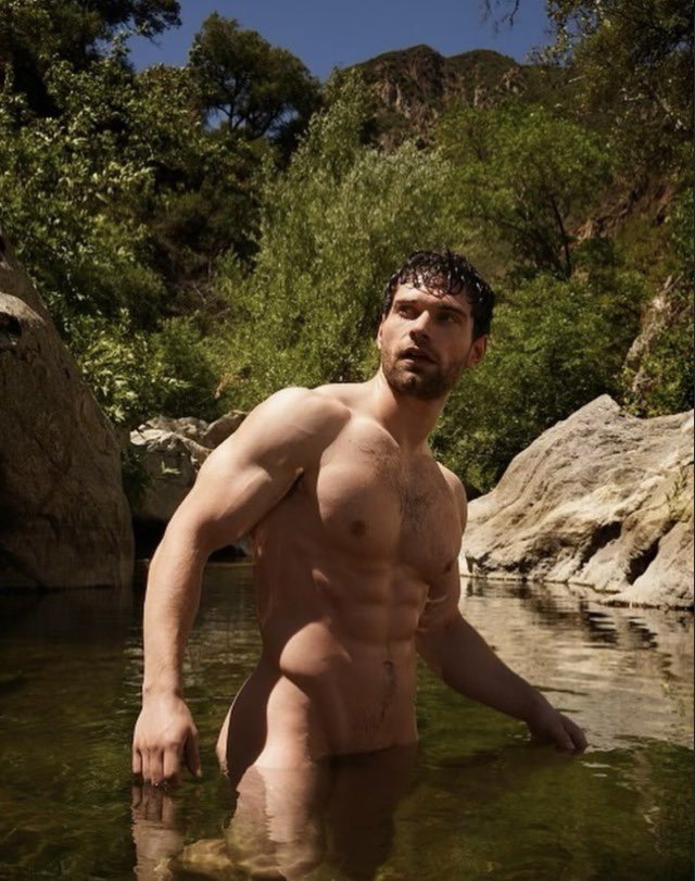 MODEL IN A&nbsp;POND